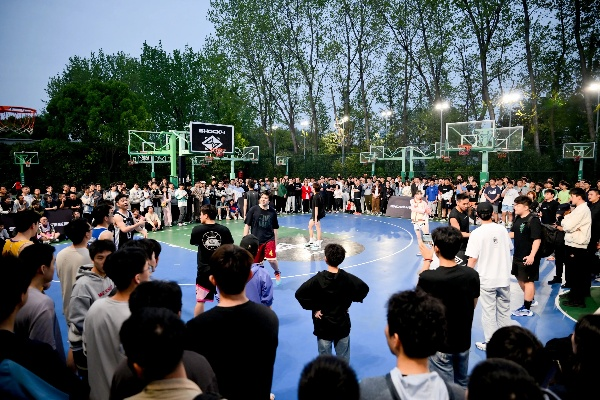 《大学篮球》2K力作全新升级,校园篮球竞技盛宴即将来袭! 《大学篮球》2K力作全新升级,校园篮球竞技盛宴即将来袭!