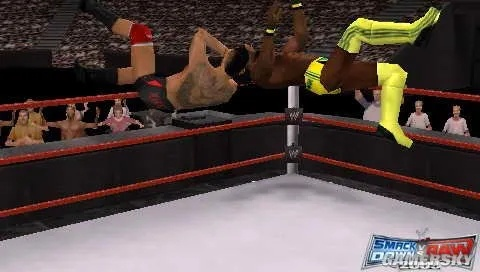 职业摔跤联盟2009PS2版评测：畅享摔角经典对决