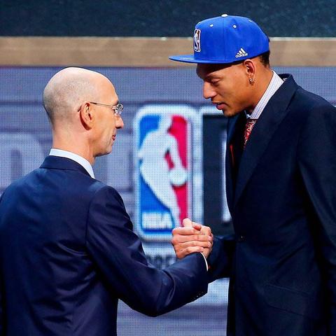 《WWE2K16》奥斯丁剧情攻略：揭秘绝杀技巧，解锁最强比赛策略