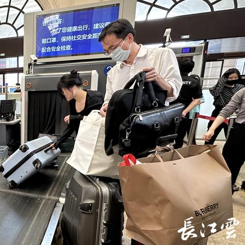 橙匕首属性全解析，开启游戏中的传奇之旅