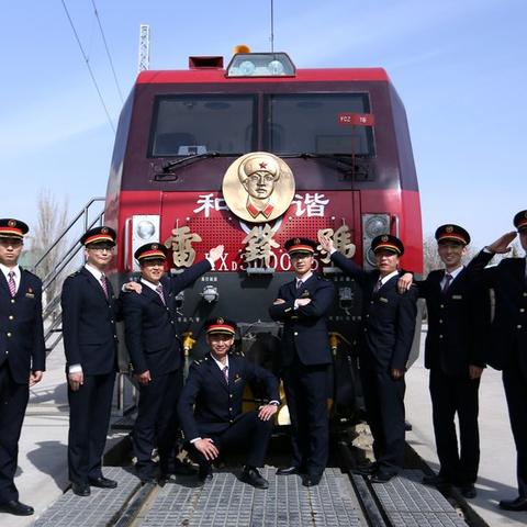 《堡垒之夜》四轮机车新载具曝光:极限速度体验来袭 《堡垒之夜》四轮机车新载具曝光:极限速度体验来袭