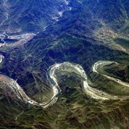 《堡垒之夜》裂隙玩法深度解析：随身裂隙攻略大揭秘！