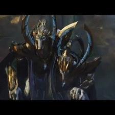 深入分析星际争霸游戏：如何利用不同种族制胜