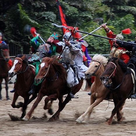 《无双大蛇2》终极版三英组合技攻略：揭秘刘备关羽张飞最强联动！