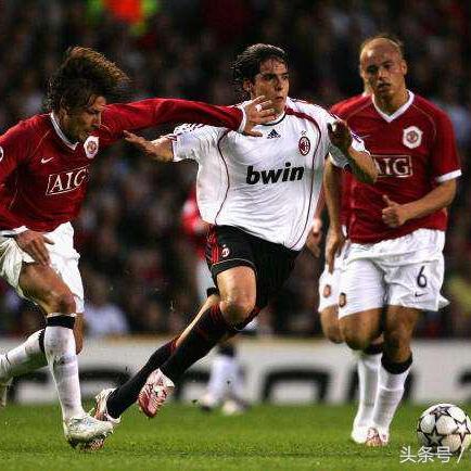 FIFA传奇球星卡卡数据盘点：退役巨星卡卡生涯巅峰回顾揭秘