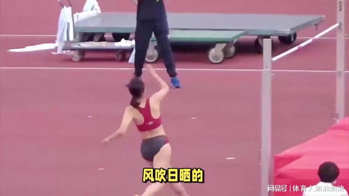 Allison Stokke：美貌与实力并存的撑杆跳冠军