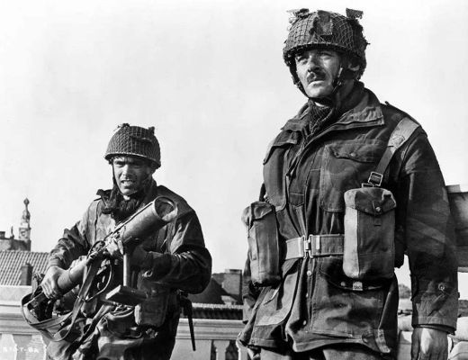 手足兄弟连：兵临绝境二战经典空降作战详解