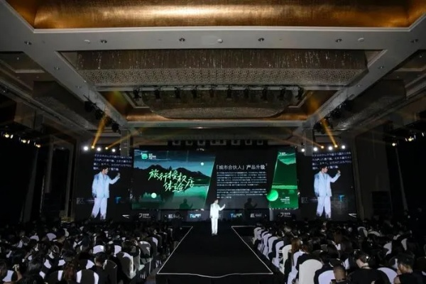 锋游科技揭秘：权谋布局，打造沉浸式江湖经营新体验