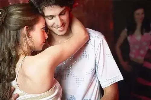 万能先生的泡妞生活,为什么有些女生喜欢成熟稳重的男生