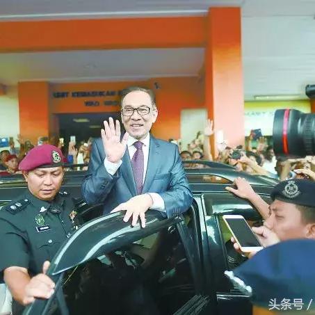 黑色守卫2攻略全解析:深度关卡挑战技巧+职业技能详解,助你轻松通关 黑色守卫2攻略全解析:深度关卡挑战技巧+职业技能详解,助你轻松通关