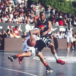 PES2015技巧揭秘:马赛回旋+牛尾巴过人,轻松掌控假动作进阶! PES2015技巧揭秘:马赛回旋+牛尾巴过人,轻松掌控假动作进阶!