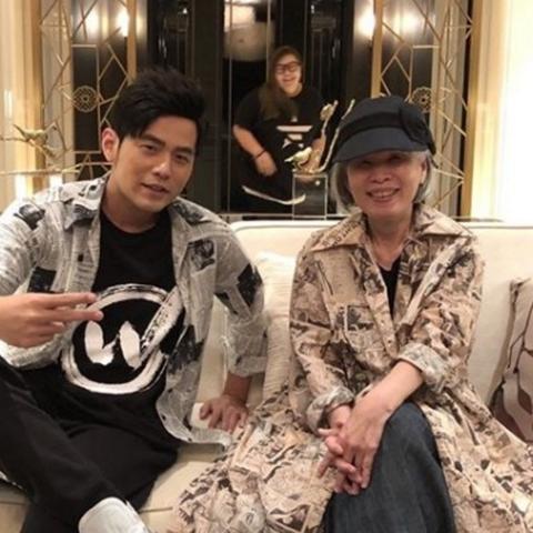 周杰伦《最伟大的作品》独家揭秘:错过烟火歌词背后的感人故事 周杰伦《最伟大的作品》独家揭秘:错过烟火歌词背后的感人故事