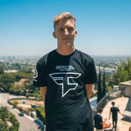 《堡垒之夜》高阶攻略：Tfue教你轻松吃鸡，掌握隐秘技巧