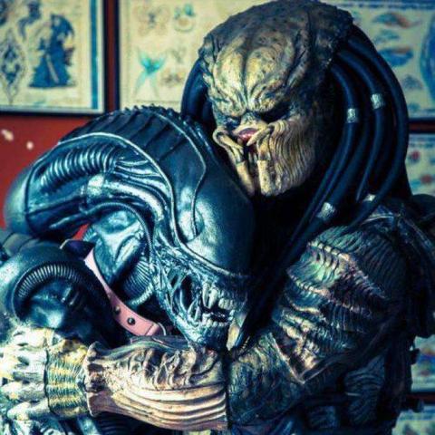 《异形大战铁血战士》攻略：深度解析核心技巧，助你轻松通关！