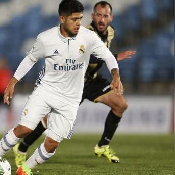 FIFA18攻略：深度解析官方说明书与操作技巧，解锁全新游戏模式