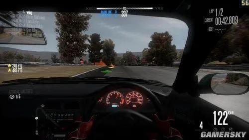 《极品飞车13》中文版畅玩攻略，解锁变速新境界