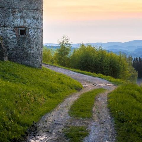 《失落轨道》试玩体验：画面惊艳，游戏性解析，揭秘是否值得一玩