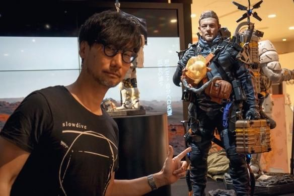 《死亡搁浅2》巴西展惊现高仿小岛秀夫！兄弟情再现，独家揭秘幕后真相