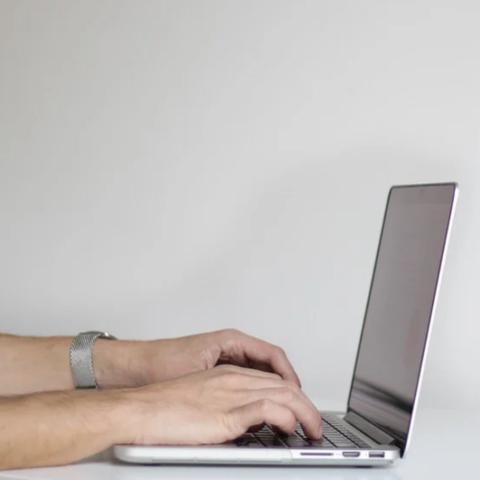 CS2更新重创皮肤市场,市值缩水近20亿,揭秘交易新规则 CS2更新重创皮肤市场,市值缩水近20亿,揭秘交易新规则