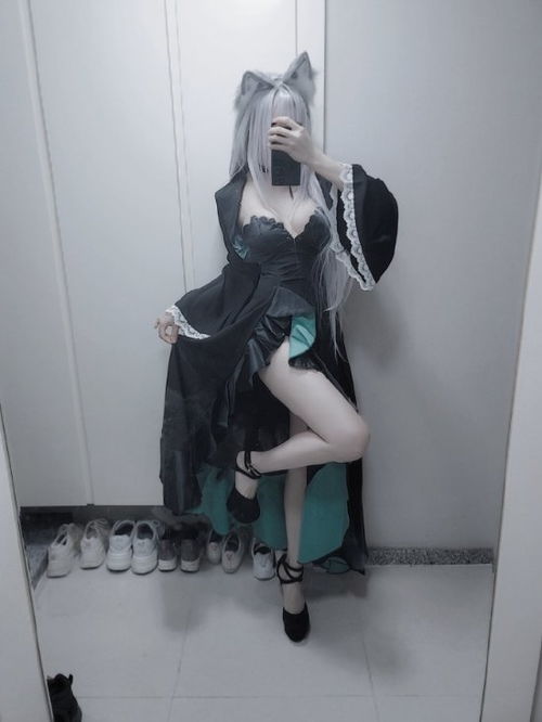 《丧尸来袭！黑丝诱惑，梨COS细节大揭秘》