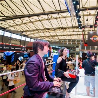 Xbox总裁揭秘:下一代主机打造极致高端游戏盛宴 Xbox总裁揭秘:下一代主机打造极致高端游戏盛宴