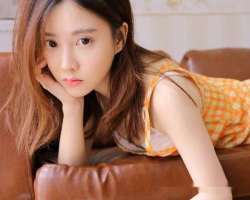 田中瞳直播间背后的真相：从普通主播到话题人物