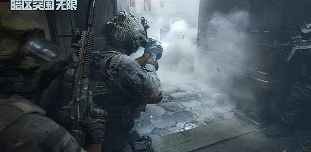 独狼模式揭秘：《暗区突围无限》挑战极限新玩法