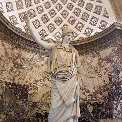 《胜利女神》新服福利揭秘！独家攻略助你快速升级