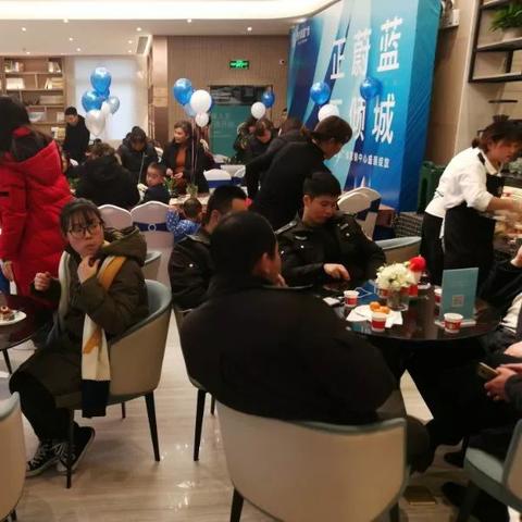 童话新境，拒绝黑深残，《蔚蓝档案》评测：大人童话的奇幻旅程