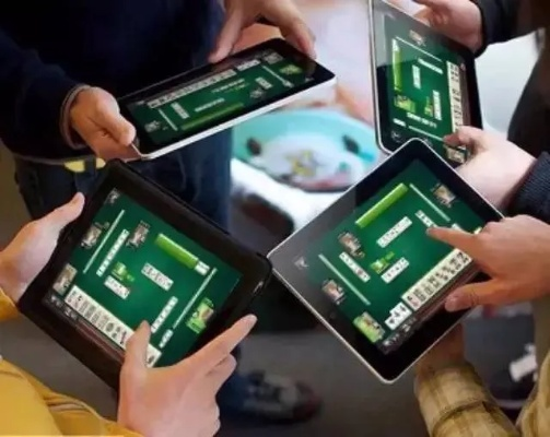 打麻将游戏下载怎么选？老玩家2025年试了23款，避开90%垃圾服的3个秘诀