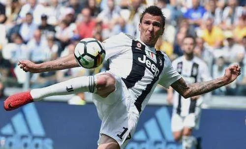 曼朱基奇凭什么是足球游戏里的「越老越妖」天花板？