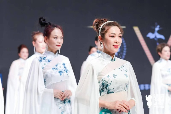 广东模特冠军太太组惊艳亮相，美艳动人图集大赏