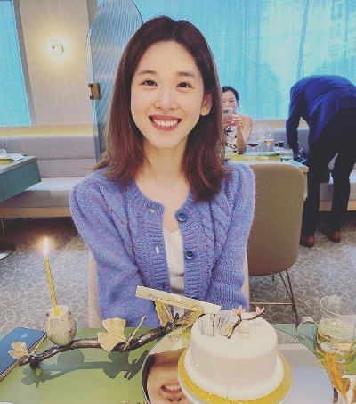 32岁生日素颜照曝光，章泽天状态惊艳展现新风采