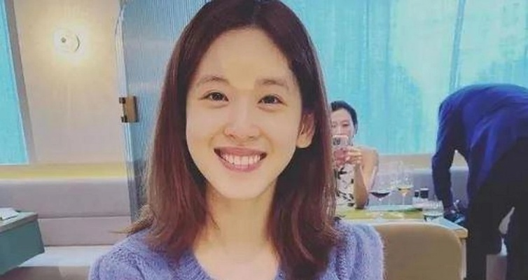 32岁生日素颜照曝光，章泽天状态惊艳展现新风采