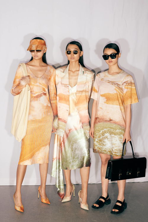 濑织服饰揭秘：蒂法如何完美驾驭时尚潮流