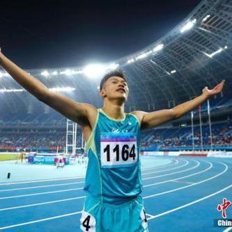 赛道传奇苏炳添退役感言:热爱的跑道,再见! 赛道传奇苏炳添退役感言:热爱的跑道,再见!