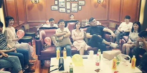 聚会游戏总冷场?4类「情绪共鸣型」玩法,让朋友下次主动约你 聚会游戏总冷场?4类「情绪共鸣型」玩法,让朋友下次主动约你