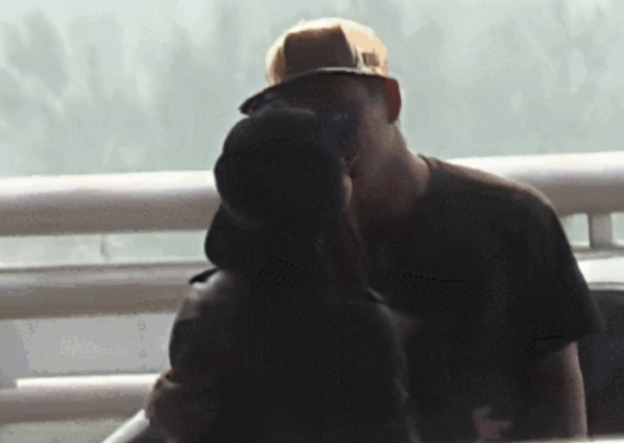 胡彦斌易梦玲机场接吻视频真相：AI技术揭秘人工亲密