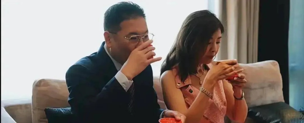 茶叶富商女儿身世之谜：辟谣无婚姻，揭秘新价值