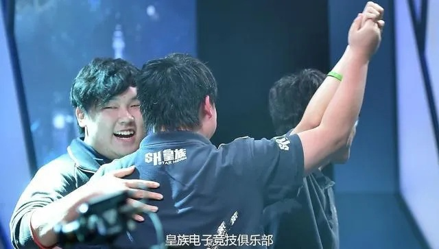 韩援集体离队潮！LPL老将告别赛场，10年辉煌生涯落幕