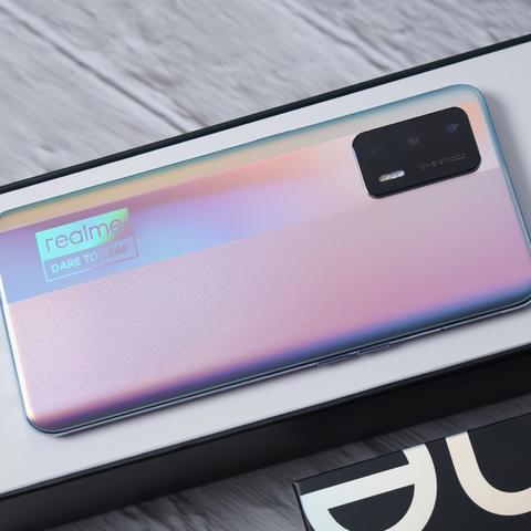 《鸣潮》X《赛博朋克》跨界联动，开启未来幻想新篇章