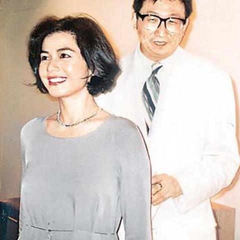 1998年奇遇记：与少女同室共度的难忘时光揭秘，探寻青春记忆新价值