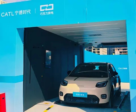 埃安UT super交付启动，8.99万整售/4.99万租电，国民好车新价值来袭