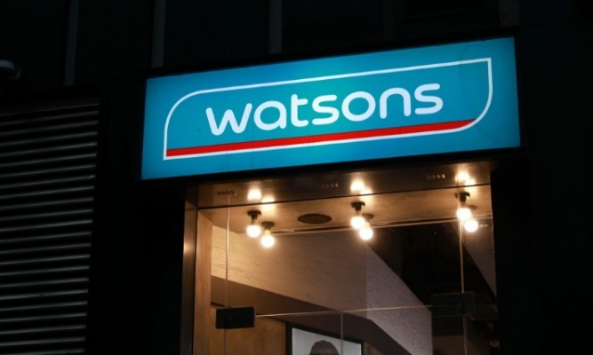 48秒英勇救生瞬间,屈臣氏CEO彰显生命至高价值 48秒英勇救生瞬间,屈臣氏CEO彰显生命至高价值