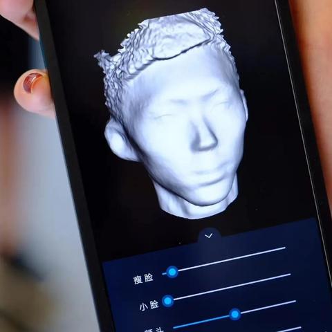 AI试衣视频画风怪异引关注，网店回应：运营疏忽非故意**细节失误**