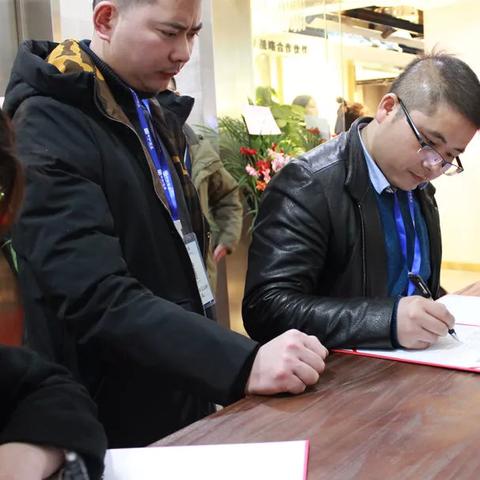 西部牛仔传奇：开拓经营冒险新篇章