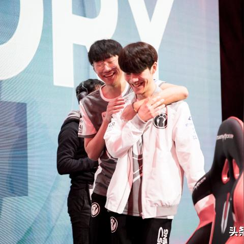 LOL京东战队官宣：明凯Clearlove卸任，开启新征程