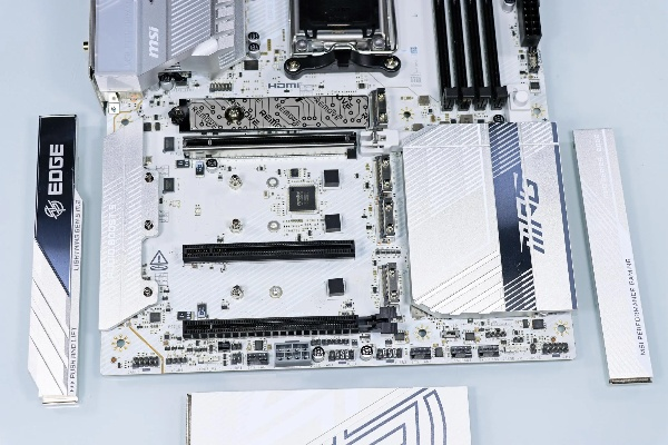 AM5巅峰ITX主板解析：微星X870I EDGE TI EVO WIFI刀锋钛力全开