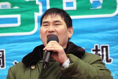 15年屹立不倒，大衣哥手机传奇：18年诺基亚，8年苹果7，科技见证传奇人生