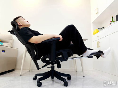 傲风电竞椅真能救你久坐的腰？职业选手的8小时实战体验说真话